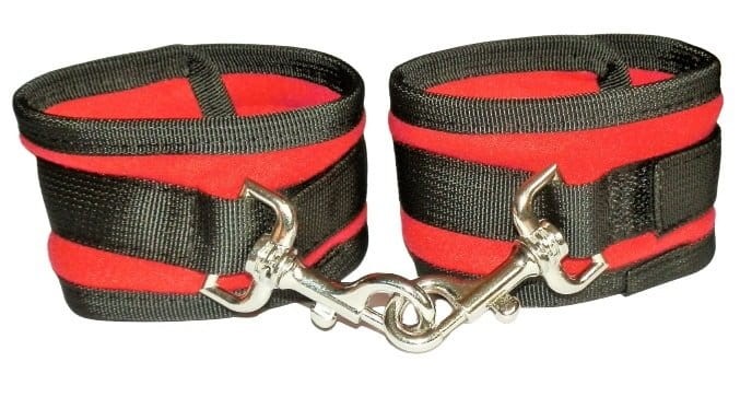 Dark Horn kajdanki - mankiety z karabińczykami