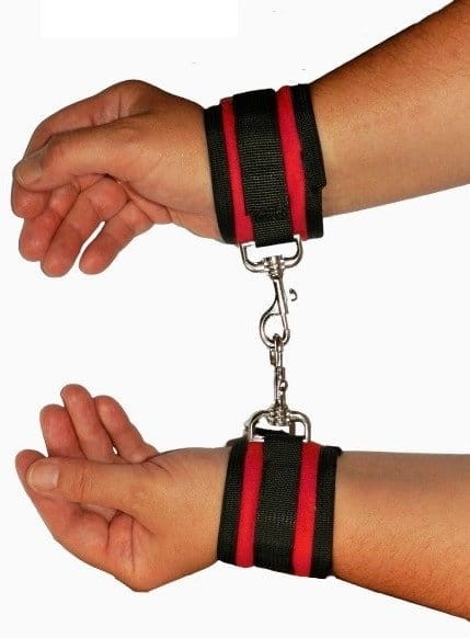 Dark Horn kajdanki - mankiety z karabińczykami